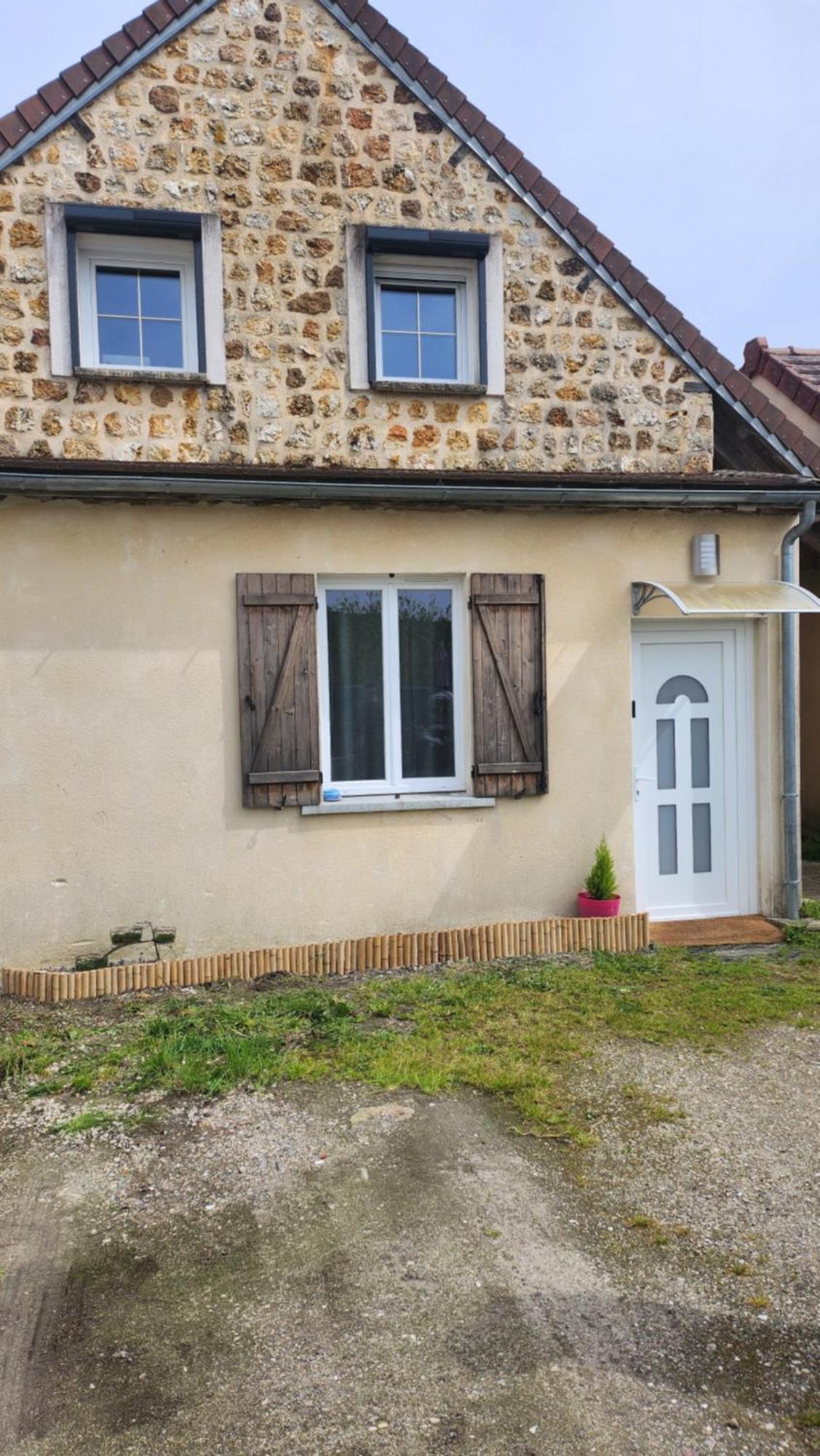 Joli Studio En Centre Ville Faremoutiers Екстер'єр фото